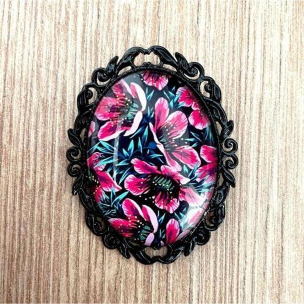 Victorian Floral Print Brooche, Antique Style, NWT
